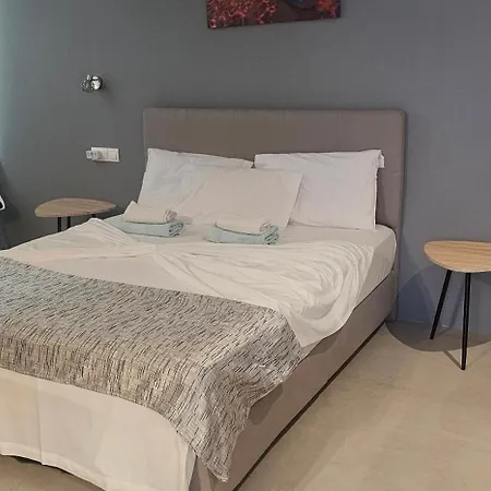 Апартаменты Jack Daniel Friends *