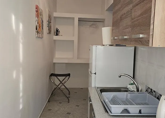 Jack Daniel Friends Daire Faliraki